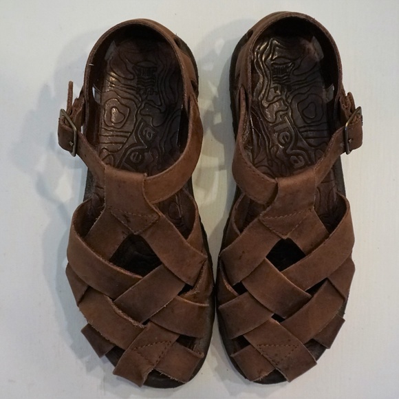 teva fisherman sandals
